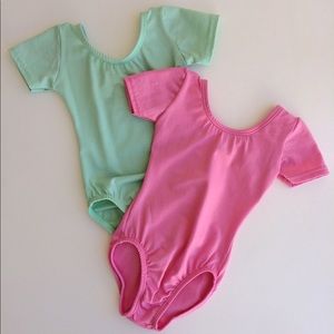 Set of 2 scoop back leotards, size 18-24 months